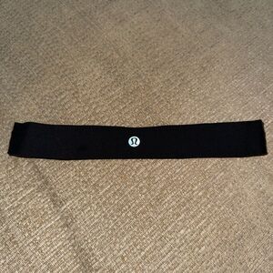 NWOT Lululemon black headband O/S